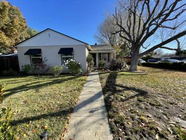 Main picture of 470 MacArthur Ave