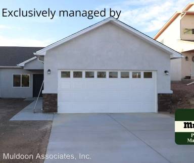 Main picture of 977 S Greenway Ave