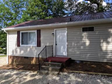 Main picture of 1443 Rhodes Rhyne Rd