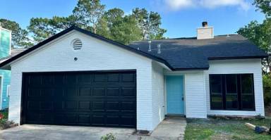 Main picture of 1810 Valparaiso Blvd