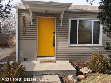 Main picture of 915 Lowell Blvd