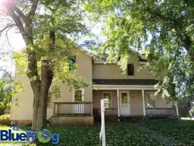 Main picture of 744 1/2 W Main St