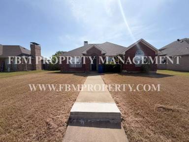 Main picture of 2702 Boyd St