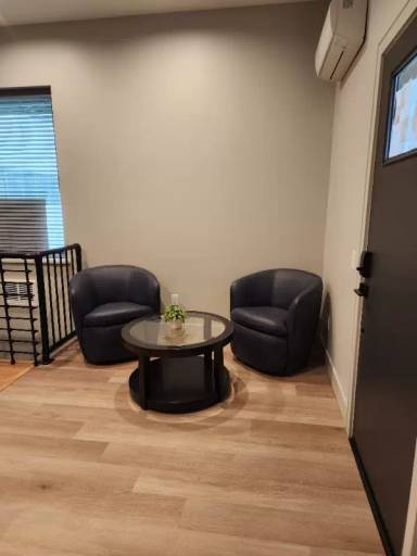 Main picture of 104 W 8th Ave
