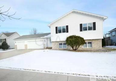 Main picture of 2733 S 38th St