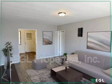 Main picture of 5918 West Blvd