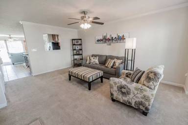 Main picture of 210 Summerfield Dr