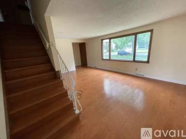 Main picture of 140 Marine Dr