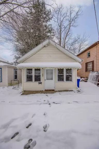 Main picture of 249 W Harris Ave