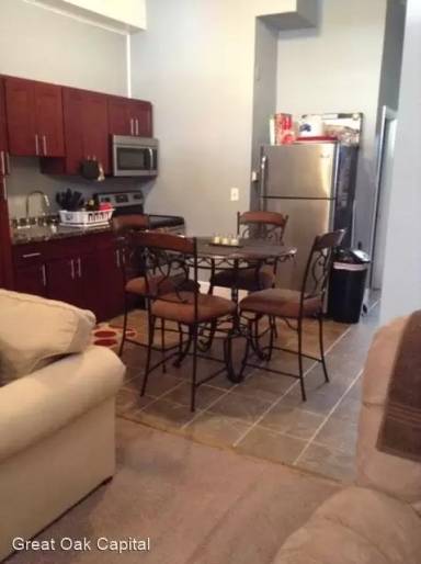 Main picture of 214 Main St