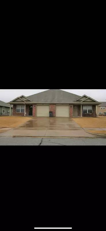 Main picture of Glen Eagles Luxury Townhomes