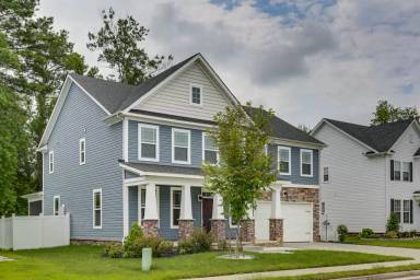 Main picture of 120 Farrand Dr