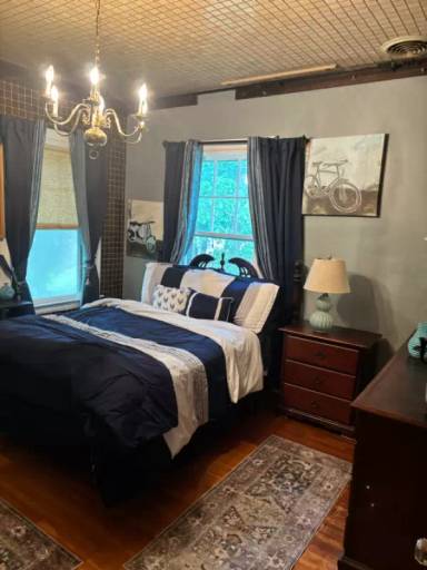 Main picture of 417 W Elm St