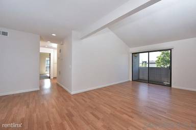 Main picture of 9149 Village Glen Dr
