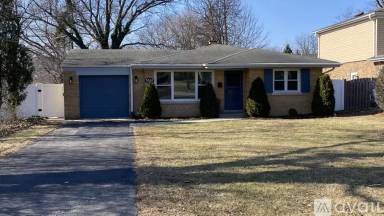 Main picture of 5444 Lawn Ave
