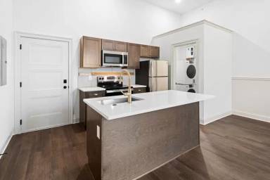 Main picture of 401 Martin St