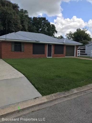 Main picture of 202 Saint Michael St