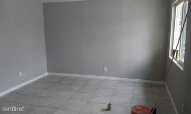 Main picture of 3308 W Adams St