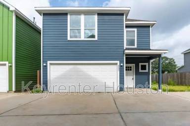 Main picture of 8203 Woodlyn Rd
