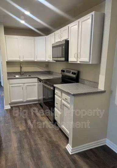 Main picture of 120 N Penn St