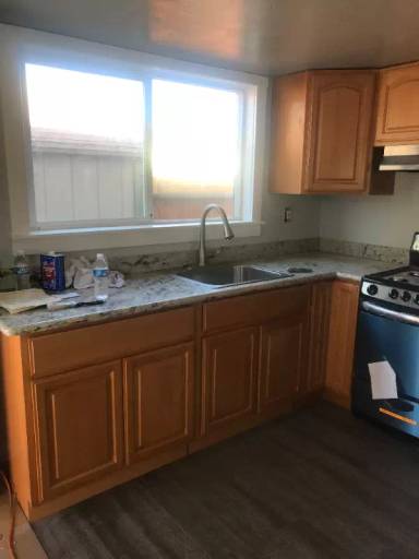 Main picture of 596 Tudor Rd