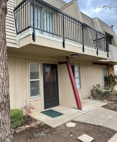 Main picture of 2202 E 66th Pl