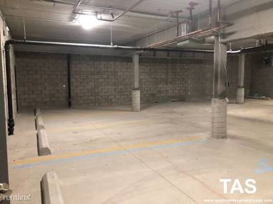 Main picture of 2533 W Fullerton Ave