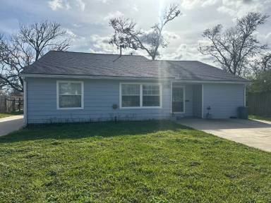 Main picture of 430 Center Way St