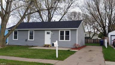 Main picture of 1716 W 58th St