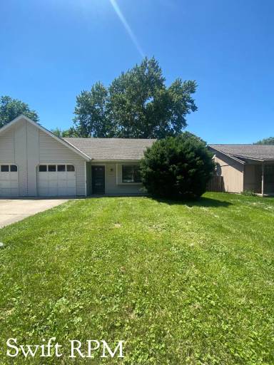 Main picture of 114 SE Greystone Dr