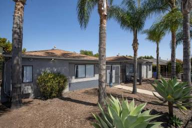 Main picture of 445 47th St