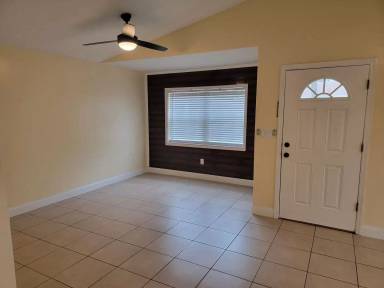 Main picture of 5113 Isabelle Ave