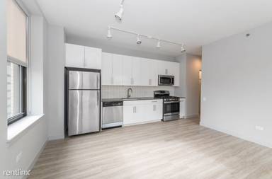 Main picture of 330 S Wells