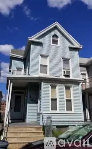 Main picture of 1079 William St