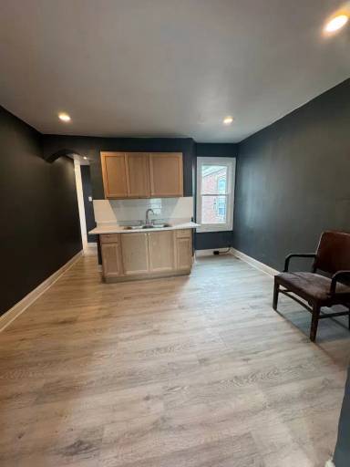 Main picture of 4133 Pennsgrove St
