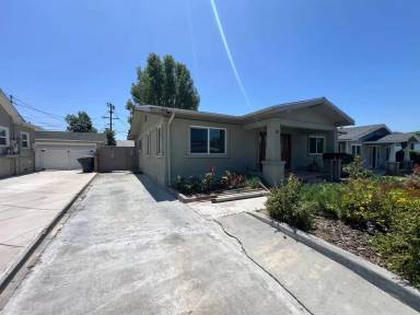 Main picture of 144 Primrose Ave
