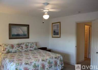 Main picture of 81 Center St