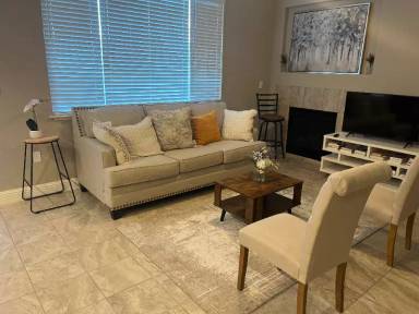 Main picture of 40 Greystone Pl