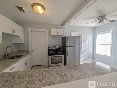 Main picture of 4725 1/2 15th Ave S
