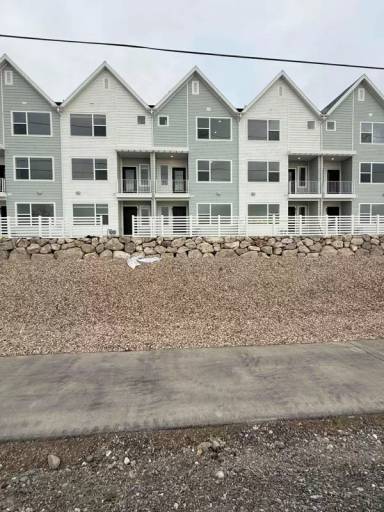 Main picture of 877 E Skiff Way