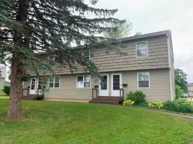 Main picture of 4-19 Hemlock St