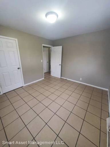 Main picture of 5930 N 61st St
