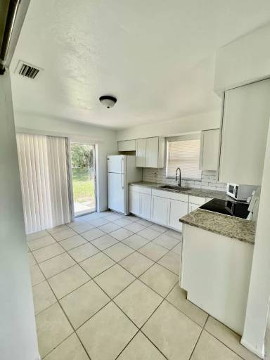 Main picture of 920 Andalusia Blvd