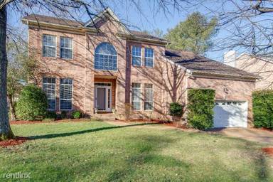 Main picture of 736 Glen Oaks Dr