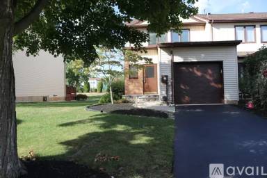 Main picture of 17 Saxonney Cir