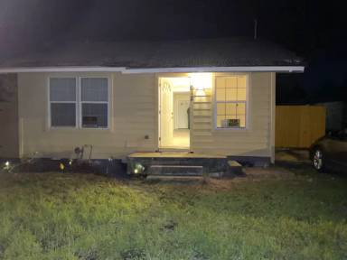Main picture of 612 Rosewood St