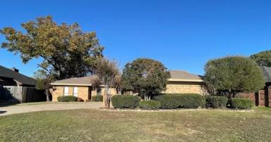 Main picture of 121 Creek Courts Dr