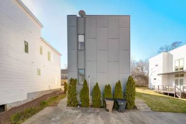 Main picture of 1602 Cahal Ave