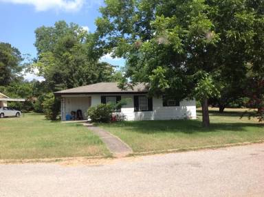 Main picture of 103 Bruce St