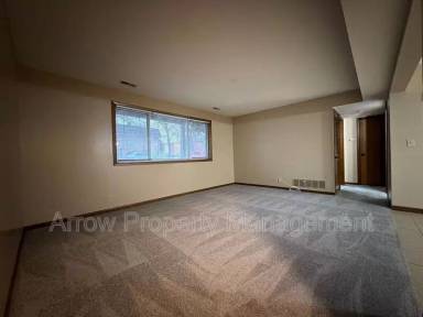 Main picture of 3831 S 46th St